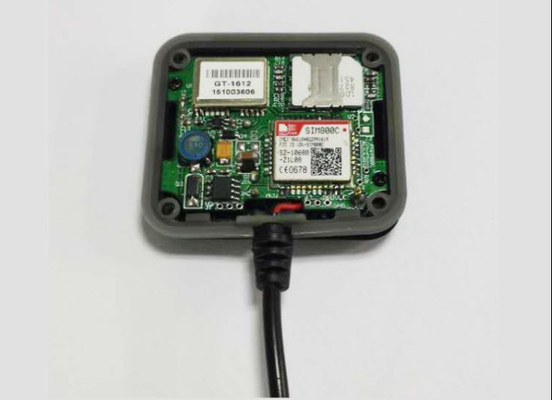 GSM の防水オートバイ GPS の追跡者普遍的な GPS のロケータ